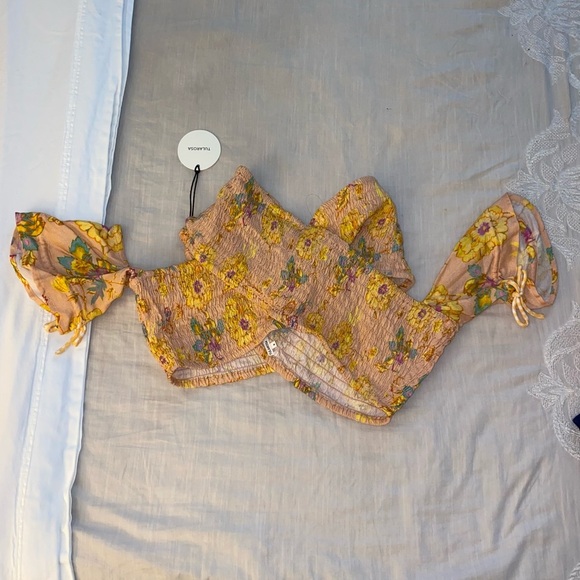 NWT Tularosa
Fran Smocked Floral Crop - Picture 9 of 9